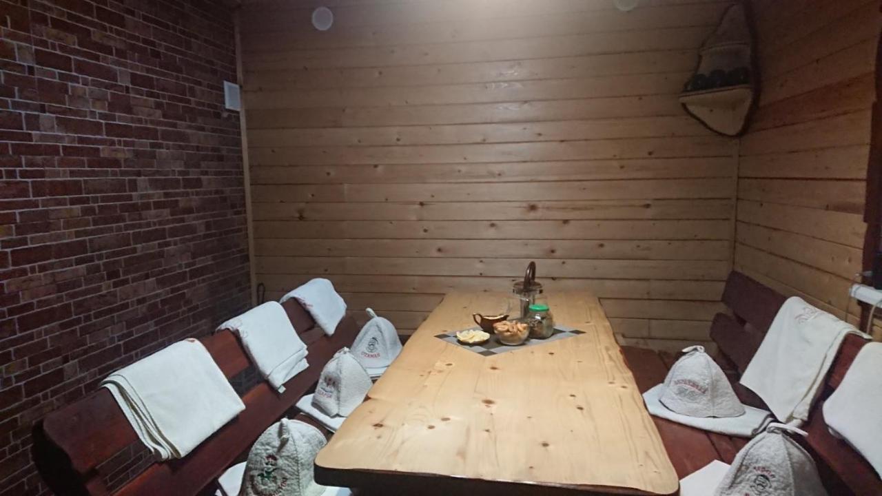 "У Пасічника" Котедж Для Сім'Ї Iaremcea Exterior foto